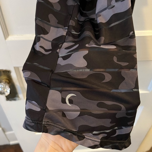 Zyia Active Camo Tank Top - Picture 5 of 6